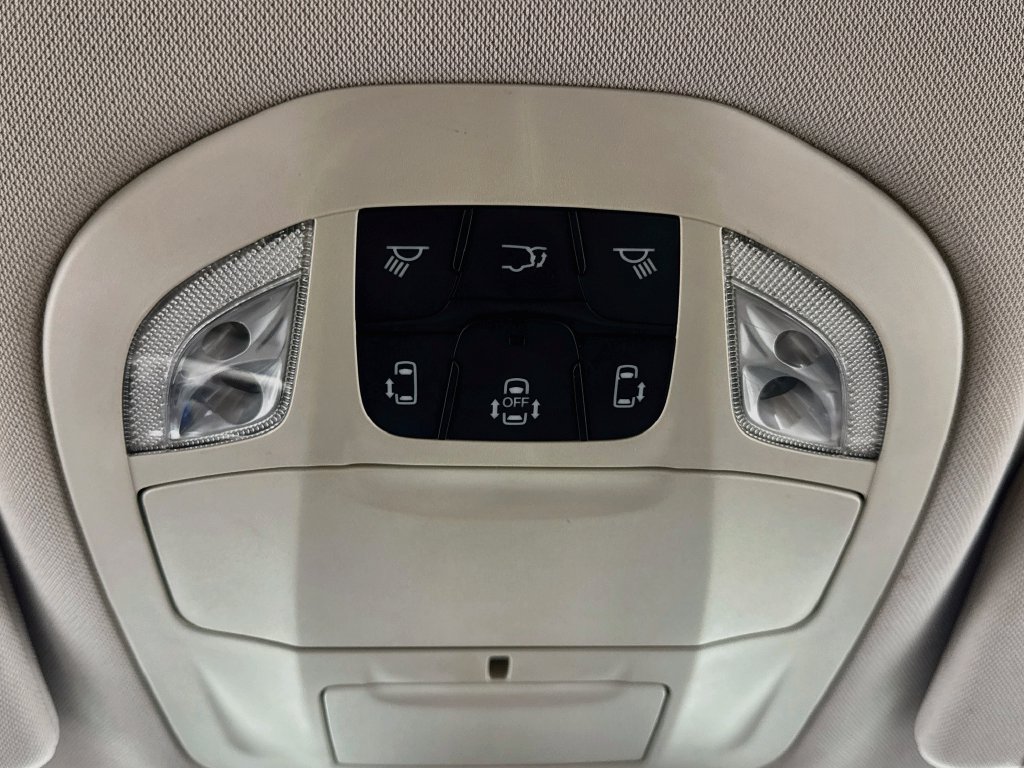 Used 2017 Chrysler Pacifica Limited FWD image 26