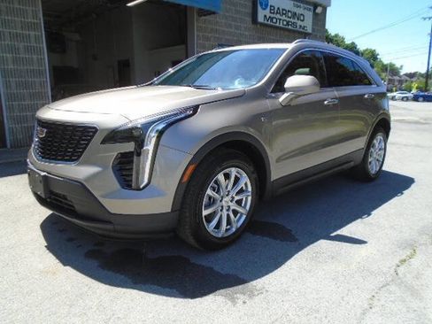 Used 2023 Cadillac XT4 Luxury w/ Cold Weather Package AWD/4WD image 2