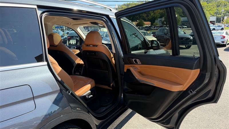 Used 2021 BMW X7 xDrive40i w/ Premium Package 2 AWD/4WD image 40