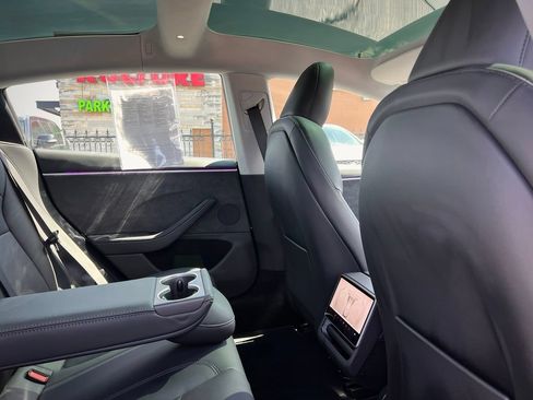 Used 2024 Tesla Model 3 Long Range AWD/4WD image 25