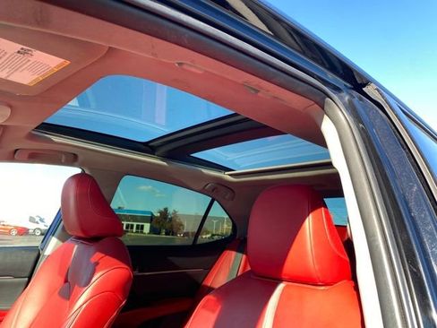 Used 2018 Toyota Camry XSE image 14