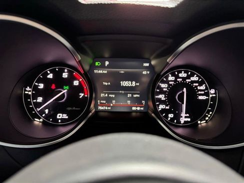 Used 2018 Alfa Romeo Stelvio Ti Sport image 16