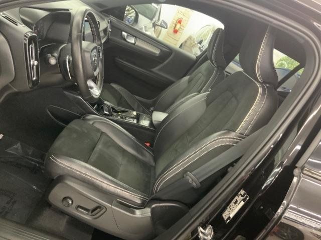 Used 2020 Volvo XC40 T5 R-Design AWD/4WD image 11