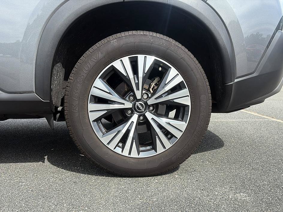 Certified 2023 Nissan Rogue SV FWD image 10