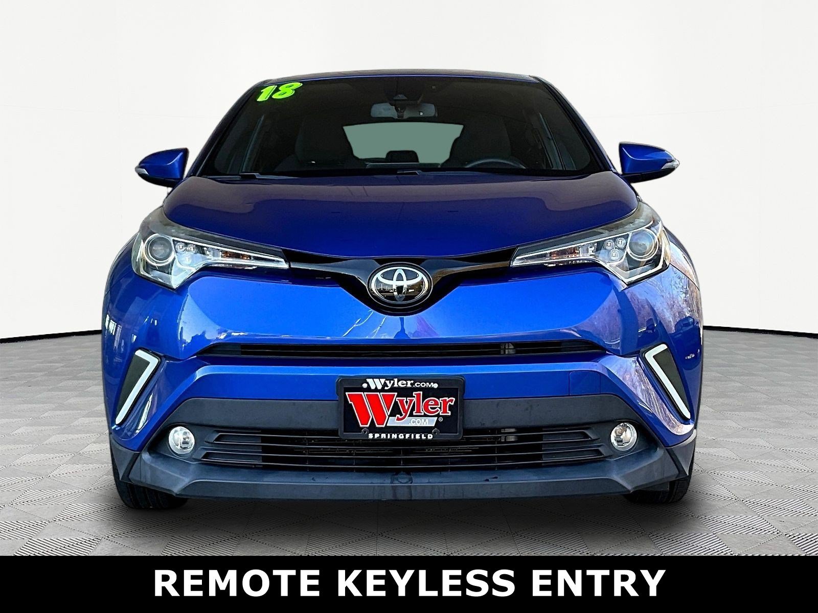Used 2018 Toyota C-HR XLE FWD image 2