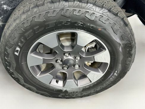 Used 2020 Jeep Wrangler Unlimited Sahara AWD/4WD image 11