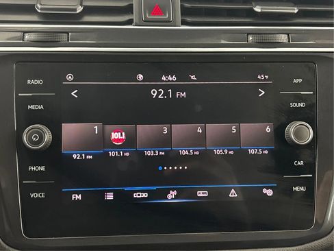 Used 2022 Volkswagen Tiguan SE image 19