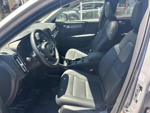 Used 2025 Volvo XC40 B5 Core AWD/4WD image 21