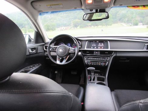 Used 2019 Kia Optima S FWD image 6