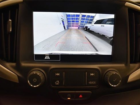 Used 2024 GMC Terrain SLT image 8