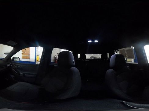 Used 2025 Chevrolet Equinox LT FWD image 37