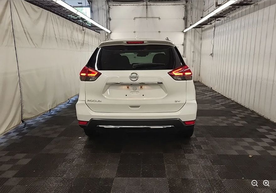 Used 2019 Nissan Rogue SV FWD image 4