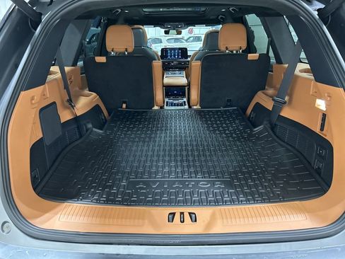 Certified 2025 Lincoln Aviator Black Label w/ Jet Appearance Package AWD/4WD image 29