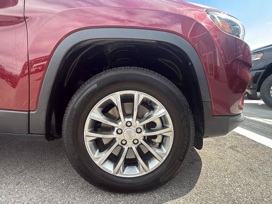 Used 2021 Jeep Cherokee Latitude Lux w/ Comfort/Convenience Group AWD/4WD image 18