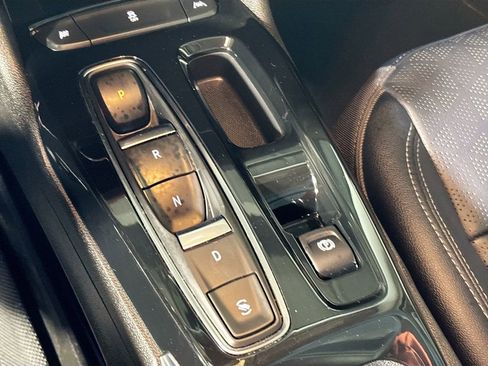 Used 2023 Chevrolet Bolt EUV LT w/ Convenience Package image 17