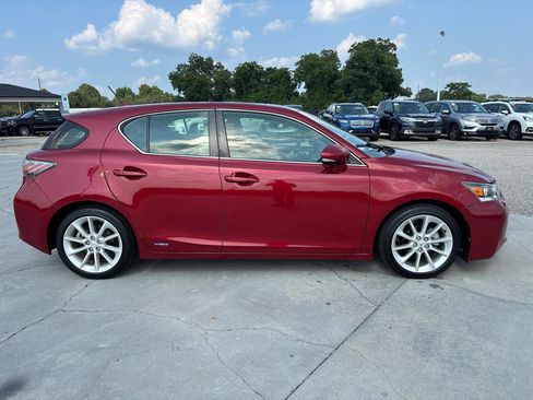 Used 2013 Lexus CT 200h w/ Premium Pkg w/Backup Camera FWD image 3