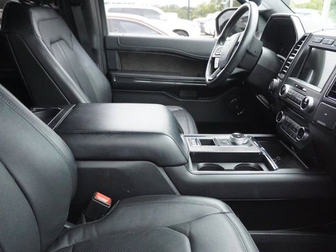 Used 2018 Ford Expedition Limited w/ Equipment Group 301A RWD image 10