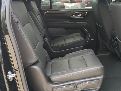 Used 2024 Chevrolet Suburban LT w/ LT Signature Package AWD/4WD image 20
