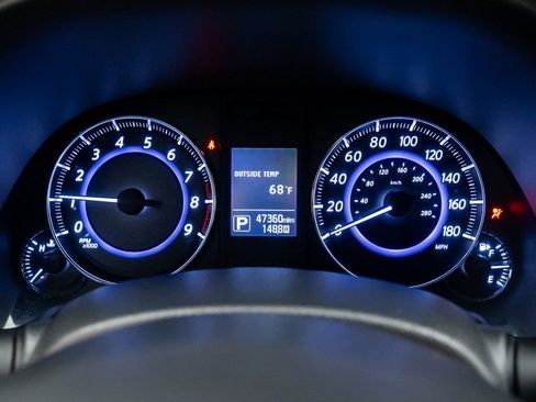 Used 2017 INFINITI QX70 AWD w/ Premium Package image 22