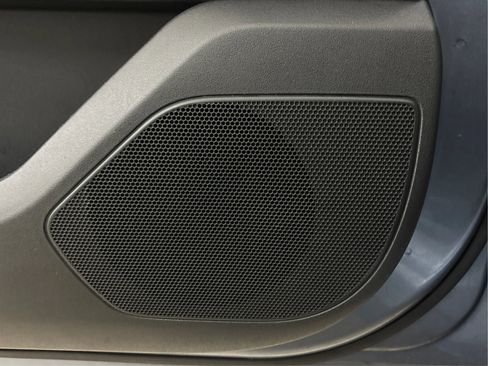 Used 2019 Land Rover Range Rover Velar S AWD/4WD image 41