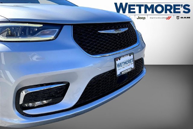 Used 2024 Chrysler Pacifica Touring-L FWD image 33