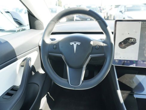 Used 2018 Tesla Model 3 Long Range image 14