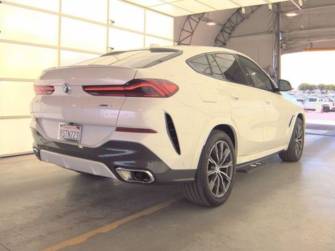 Used 2025 BMW X6 xDrive40i AWD/4WD image 3