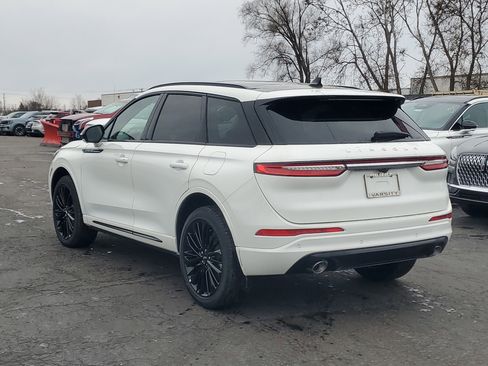 New 2026 Lincoln Corsair Premiere image 3