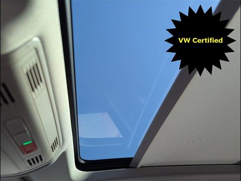Certified 2023 Volkswagen Taos SE w/ Panoramic Sunroof Package image 20