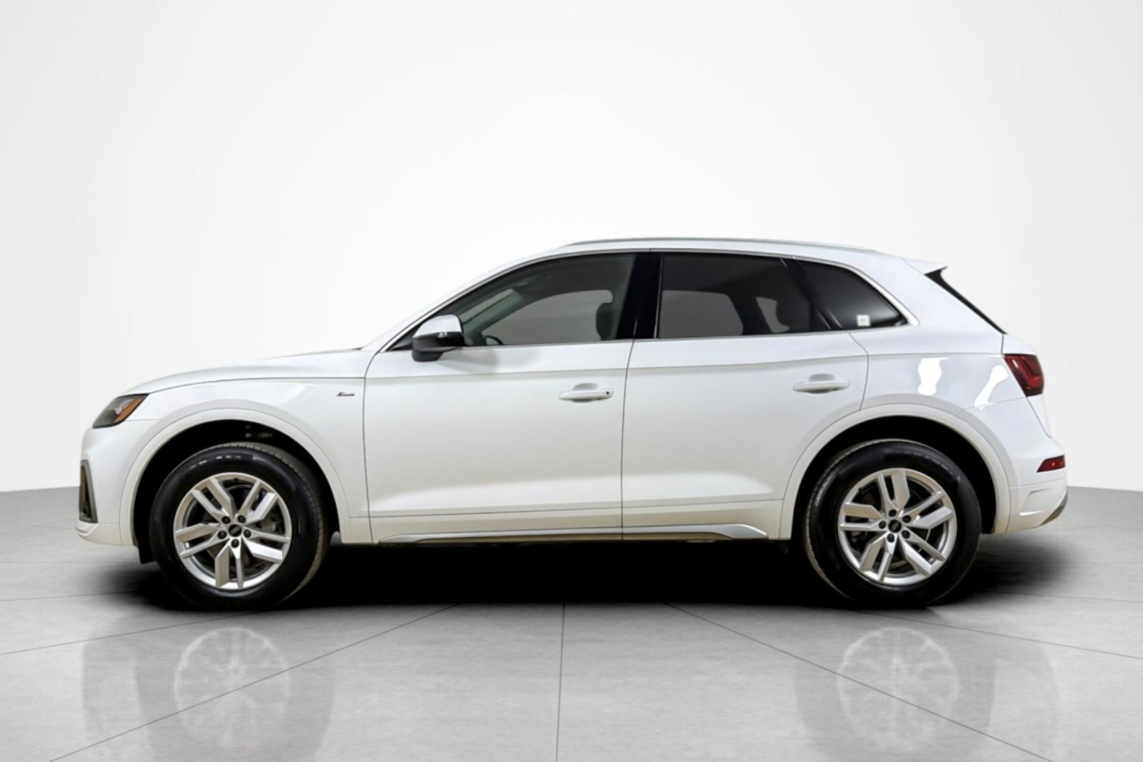 Used 2023 Audi Q5 2.0T Premium AWD/4WD image 2