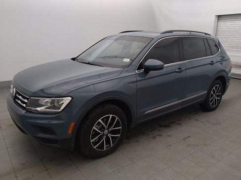 Used 2021 Volkswagen Tiguan SE FWD image 2