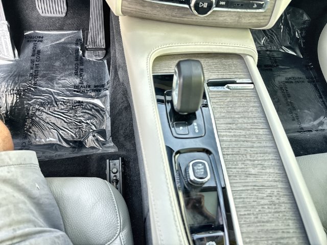 Certified 2023 Volvo XC90 B6 Plus w/ Protection Package Premier AWD/4WD image 26