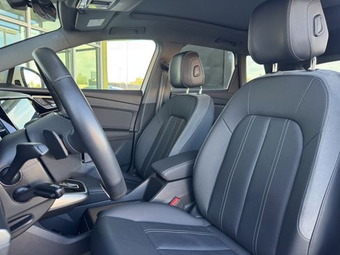 Used 2022 Audi Q4 e-tron Premium Plus w/ Premium Plus image 37