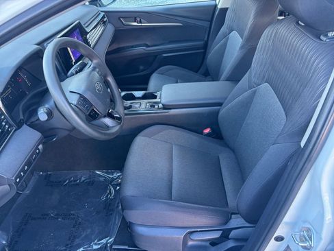 Used 2025 Toyota Camry LE image 23