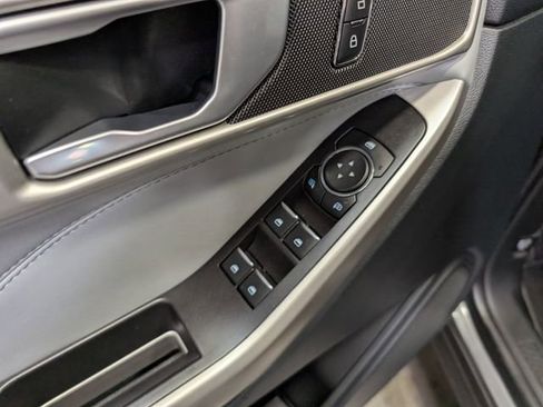 Used 2023 Ford Explorer XLT w/ Equipment Group 202A AWD/4WD image 14
