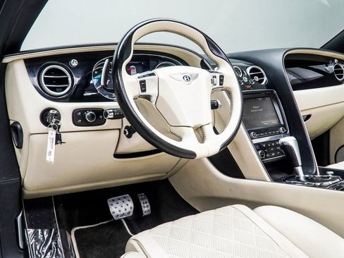 Used 2017 Bentley Continental GT image 17