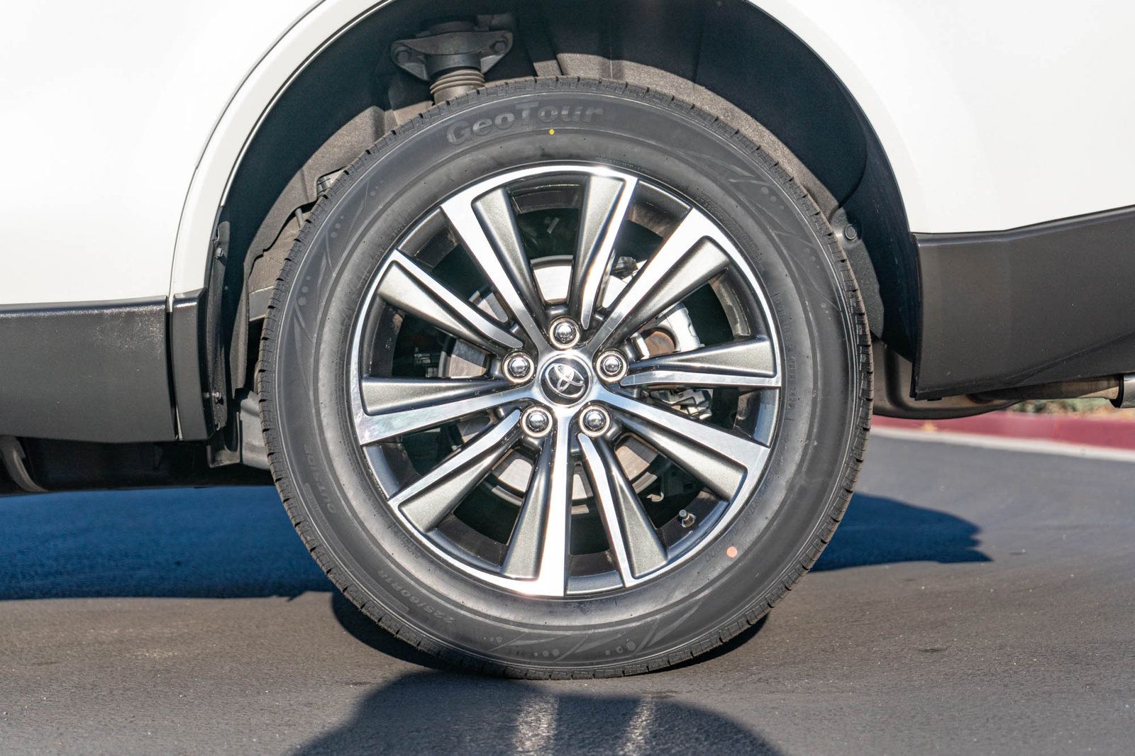 Certified 2024 Toyota Venza LE AWD/4WD image 6