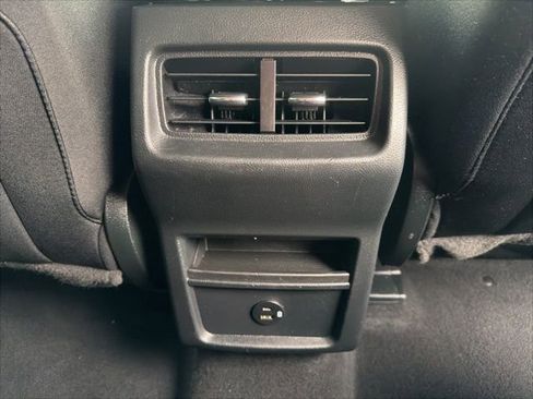 Used 2022 Ford Edge SE image 15