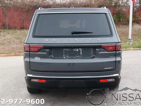 Used 2024 Jeep Wagoneer Series II image 6