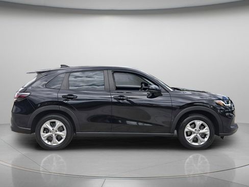 Certified 2023 Honda HR-V LX image 3