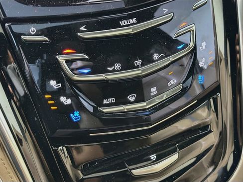 Used 2019 Cadillac Escalade Platinum AWD/4WD image 24