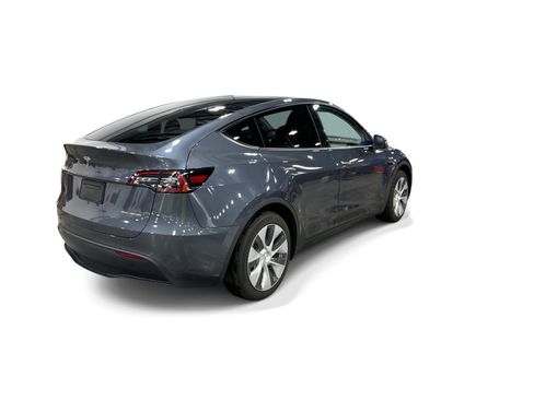 Certified 2023 Tesla Model Y Long Range AWD/4WD image 6
