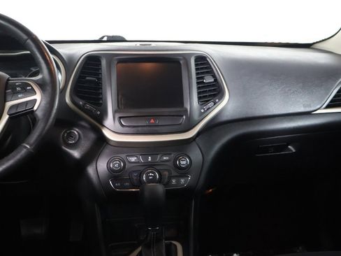 Used 2016 Jeep Cherokee Latitude w/ Cold Weather Group image 28