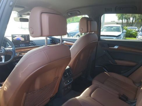 Used 2021 Audi Q5 2.0T Premium w/ Convenience Package image 11