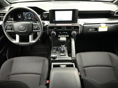 Used 2025 Toyota 4Runner SR5 AWD/4WD image 10