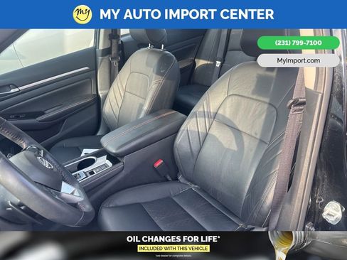 Used 2024 Nissan Altima 2.5 SR w/ SR Premium Package AWD/4WD image 7