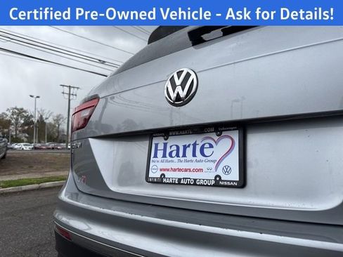Used 2021 Volkswagen Tiguan SE w/ Panoramic Sunroof Package FWD image 8