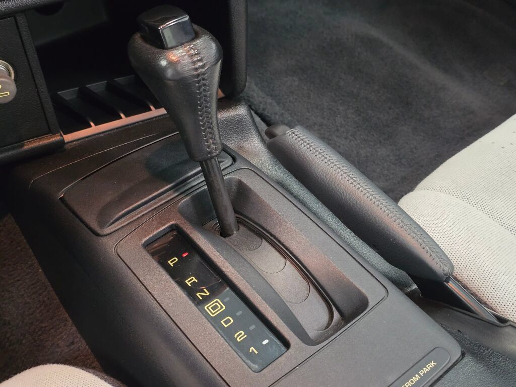 Used 1993 Chevrolet Camaro Z28 RWD image 75