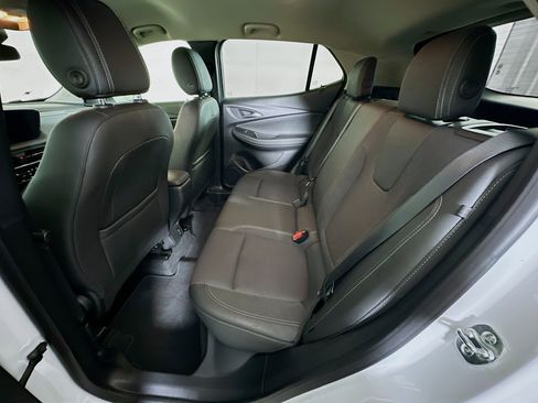 Used 2025 Buick Encore GX Preferred image 26