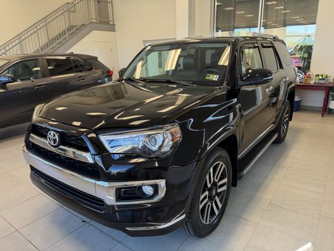 Used 2018 Toyota 4Runner Limited AWD/4WD image 5